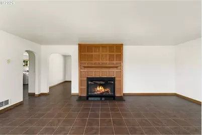 655 S 12th Ct, Coos Bay, OR 97420 - Photo 9