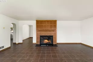 655 S 12th Ct, Coos Bay, OR 97420 - Photo 9
