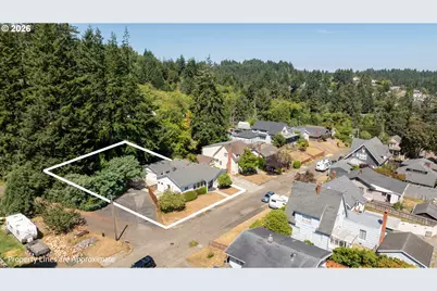 655 S 12th Ct, Coos Bay, OR 97420 - Photo 3