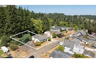 655 S 12th Ct, Coos Bay, OR 97420 - Photo 3