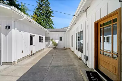 655 S 12th Ct, Coos Bay, OR 97420 - Photo 43