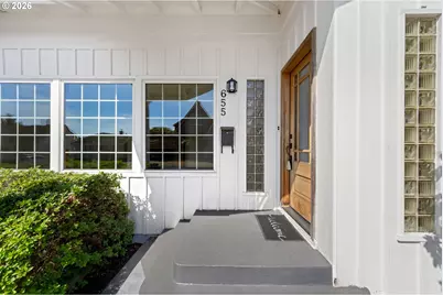 655 S 12th Ct, Coos Bay, OR 97420 - Photo 7