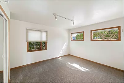 655 S 12th Ct, Coos Bay, OR 97420 - Photo 29