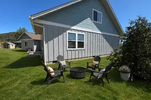 1926 NW Warewood Terrace Ct, Roseburg, OR 97471 - Photo 5