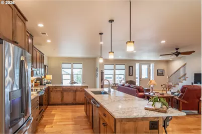 1926 NW Warewood Terrace Ct, Roseburg, OR 97471 - Photo 13