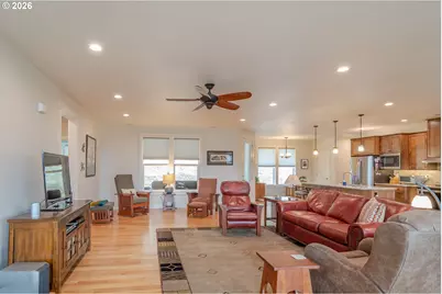 1926 NW Warewood Terrace Ct, Roseburg, OR 97471 - Photo 9