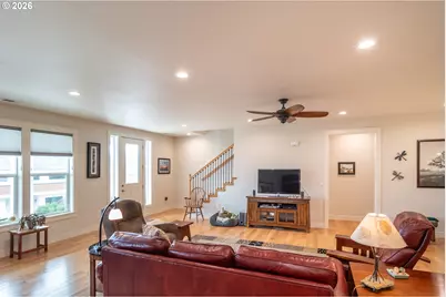1926 NW Warewood Terrace Ct, Roseburg, OR 97471 - Photo 9