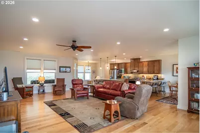 1926 NW Warewood Terrace Ct, Roseburg, OR 97471 - Photo 11