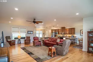 1926 NW Warewood Terrace Ct, Roseburg, OR 97471 - Photo 11