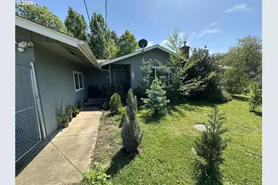 159 Fawn Dr, Roseburg, OR 97470 - Photo 23