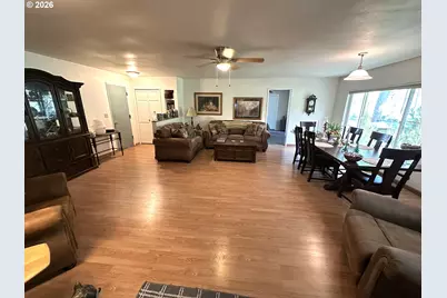 159 Fawn Dr, Roseburg, OR 97470 - Photo 9