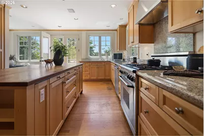 11605 S Elysium Pl, Portland, OR 97219 - Photo 13