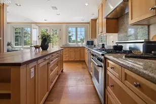 11605 S Elysium Pl, Portland, OR 97219 - Photo 13