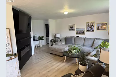 783 SW Sheila St, Dallas, OR 97338 - Photo 5