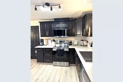 783 SW Sheila St, Dallas, OR 97338 - Photo 9