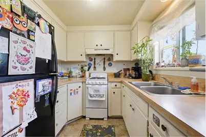 5104 E St, Springfield, OR 97478 - Photo 11