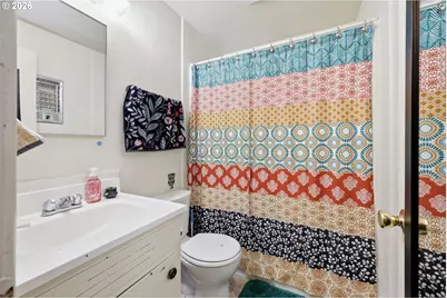 5104 E St, Springfield, OR 97478 - Photo 17
