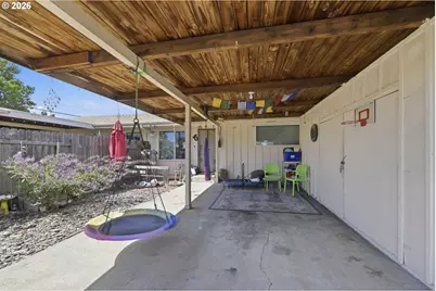 5104 E St, Springfield, OR 97478 - Photo 3