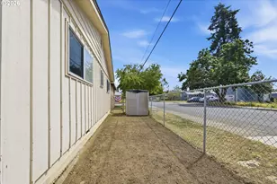 5104 E St, Springfield, OR 97478 - Photo 45