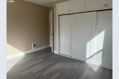 1075 Shipping St, Salem, OR 97301 - Photo 9