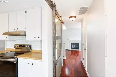 17582 NW Rolling Hill Ln, Beaverton, OR 97006 - Photo 3