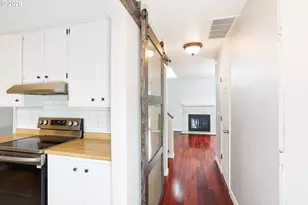 17582 NW Rolling Hill Ln, Beaverton, OR 97006 - Photo 3