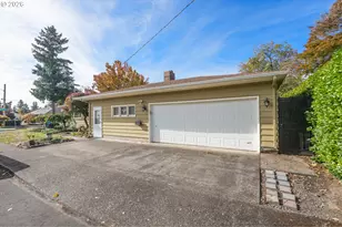 7655 NE Alameda St, Portland, OR 97213 - Photo 33