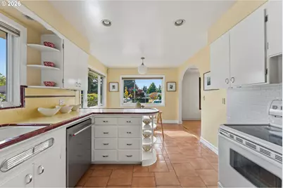 7655 NE Alameda St, Portland, OR 97213 - Photo 15