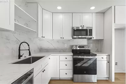 15133 SE Woodward St, Portland, OR 97236 - Photo 23