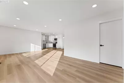 15133 SE Woodward St, Portland, OR 97236 - Photo 9