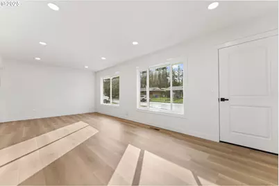 15133 SE Woodward St, Portland, OR 97236 - Photo 7