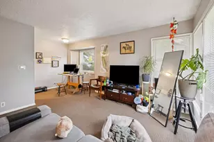 2251 SE 70th Ave, Portland, OR 97215 - Photo 3