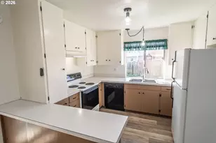 219 Hawthorne St, Sutherlin, OR 97479 - Photo 11