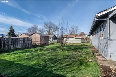 219 Hawthorne St, Sutherlin, OR 97479 - Photo 41