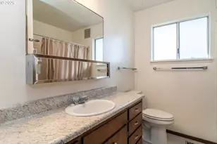 219 Hawthorne St, Sutherlin, OR 97479 - Photo 23