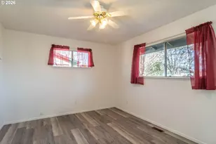 219 Hawthorne St, Sutherlin, OR 97479 - Photo 21