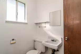 219 Hawthorne St, Sutherlin, OR 97479 - Photo 37