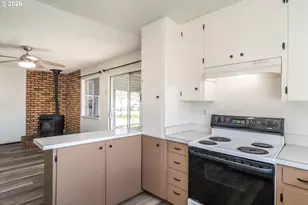 219 Hawthorne St, Sutherlin, OR 97479 - Photo 13