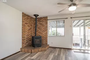 219 Hawthorne St, Sutherlin, OR 97479 - Photo 5