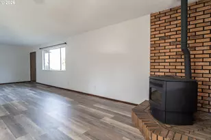 219 Hawthorne St, Sutherlin, OR 97479 - Photo 7