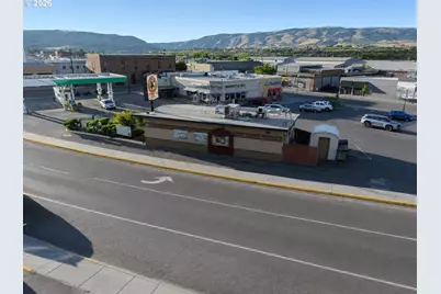 811 E 3rd St, The Dalles, OR 97058 - Photo 3