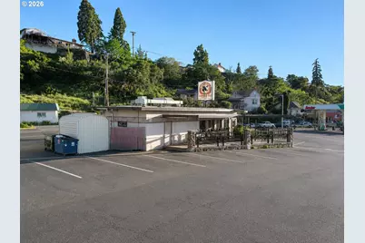 811 E 3rd St, The Dalles, OR 97058 - Photo 1