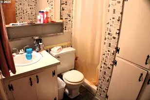 497 Woodcrest Dr, Myrtle Creek, OR 97457 - Photo 17