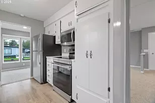 570 N 10th Ave, Cornelius, OR 97113 - Photo 9