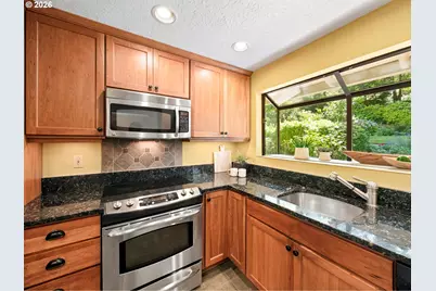 18782 Upper Midhill Dr, West Linn, OR 97068 - Photo 17