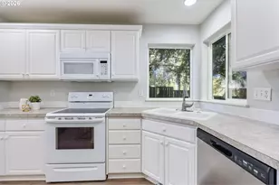 1861 SE 47th Ave, Hillsboro, OR 97123 - Photo 11