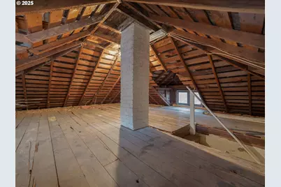 17055 SW Florence St, Beaverton, OR 97078 - Photo 33