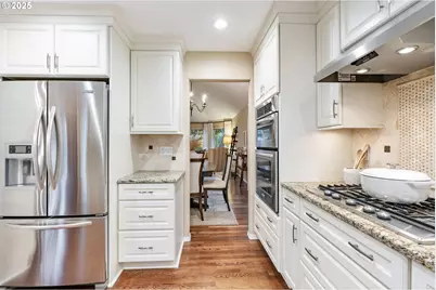 6295 SW Tillamook Pl, Beaverton, OR 97007 - Photo 13