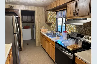 93919 Sunny Hill Ln, North Bend, OR 97459 - Photo 15