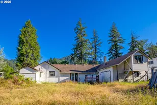 47433 School St, Oakridge, OR 97463 - Photo 15